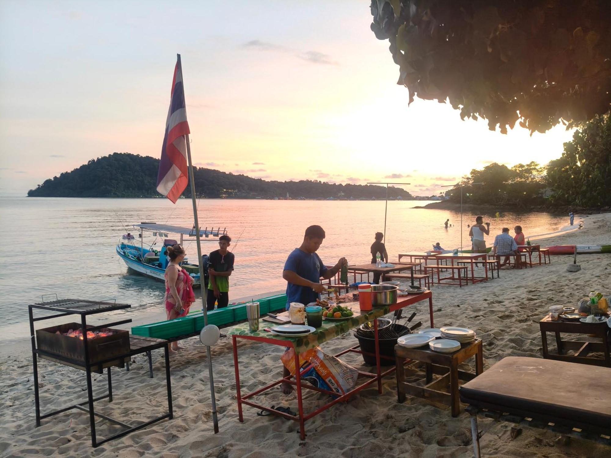 Yuyu Golden Beach Ко Чанг Екстериор снимка